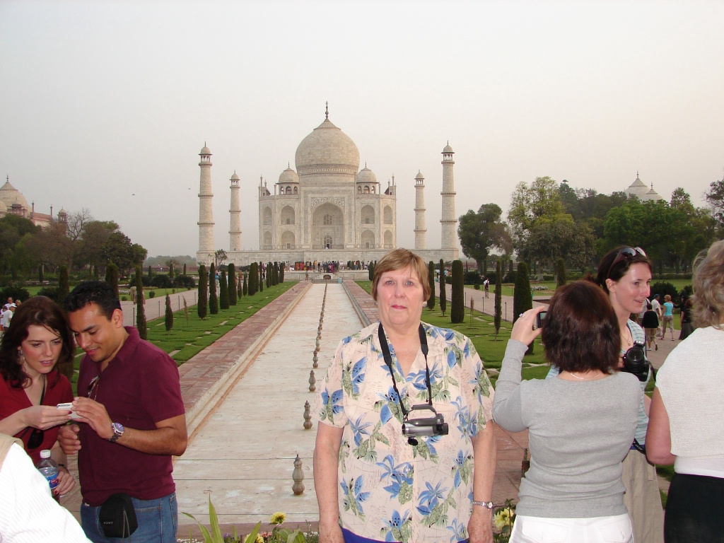 2008/03(March)/AroundTheWorld/Jaj Mahal Post/1024x768_From the North Gate.JPG